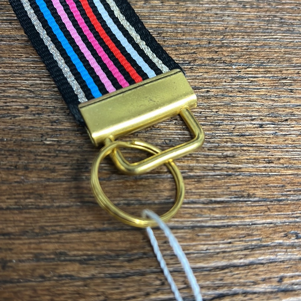 Fashionable Keychain - Picture 2 of 3